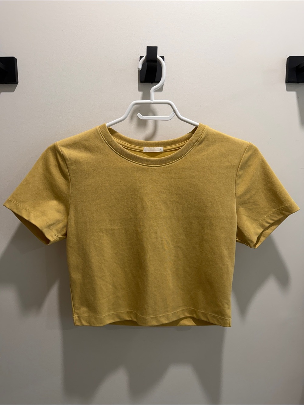 Uniqlo Mustard Short Sleeve Cropped Tee